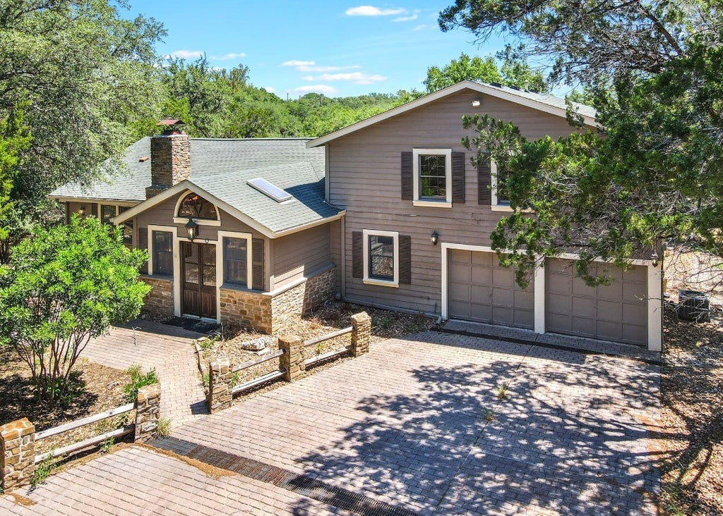 Hudson Bend Waterfront Homes For Sale on Lake Travis