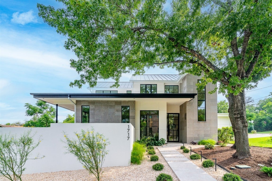 Photo of Listing #1805977