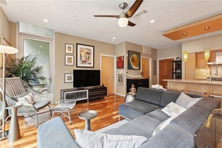 Photo of Listing #1469007