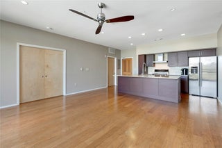 Photo of Listing #1470155