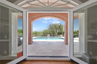 Photo of Listing #3932541