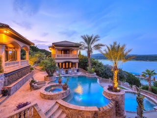 Photo of Listing #2585197