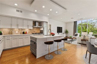 Photo of Listing #1856301